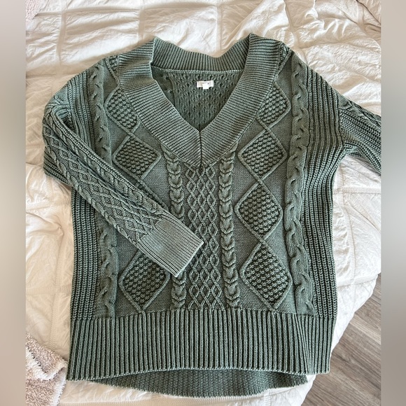 Aerie green cable knit sweater - Picture 5 of 15